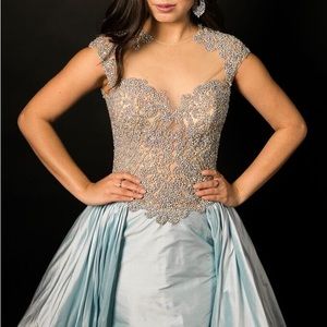 Couture Jovani Gown 🩵